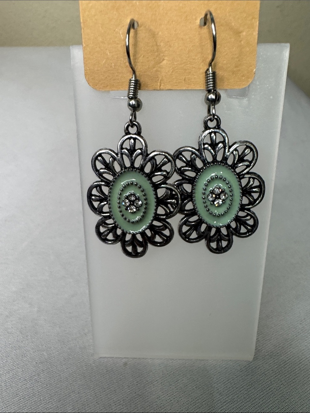 Vintage-Style Green Floral Drop Earrings